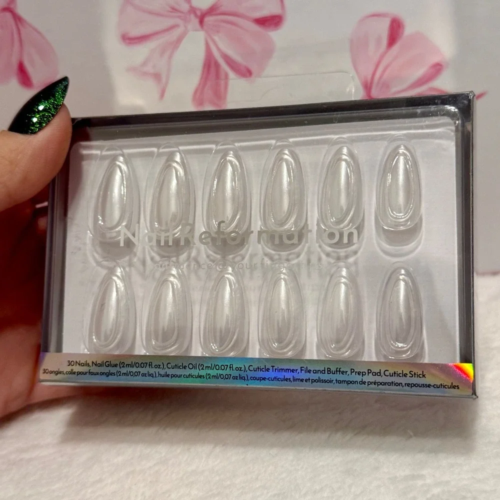 Nail Reformation 30 Piece Almond Shape Press On‎ Nails Kit White 3D print